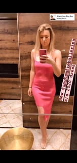 Elena Barolo feet photo thumbnail