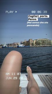 Elena Barolo feet photo thumbnail