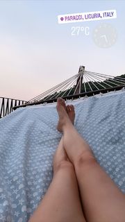 Elena Barolo feet photo thumbnail