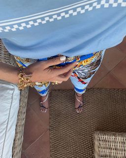 Elena Barolo feet photo thumbnail