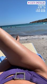 Elena Barolo feet photo thumbnail