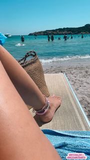 Elena Barolo feet photo thumbnail