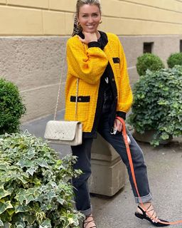 Elena Barolo feet photo thumbnail