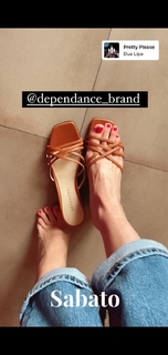 Elena Barolo feet photo thumbnail