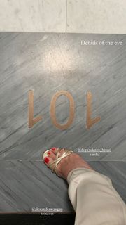 Elena Barolo feet photo thumbnail