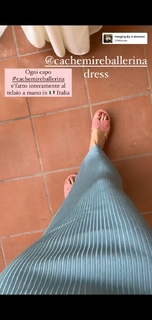 Elena Barolo feet photo thumbnail