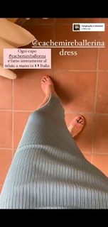 Elena Barolo feet photo thumbnail