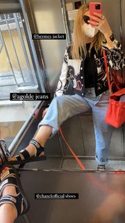 Elena Barolo feet photo thumbnail