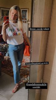 Elena Barolo feet photo thumbnail