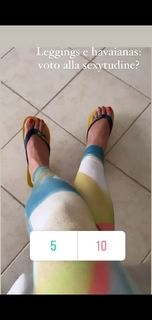 Elena Barolo feet photo thumbnail