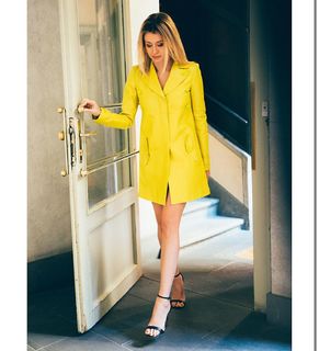 Elena Barolo feet photo thumbnail