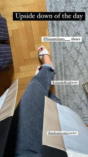 Elena Barolo feet photo thumbnail