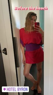 Elena Barolo feet photo thumbnail