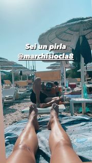 Elena Barolo feet photo thumbnail