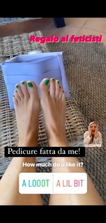 Elena Barolo feet photo thumbnail