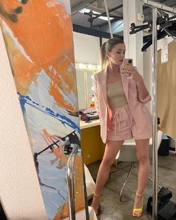 Elena Barolo feet photo thumbnail