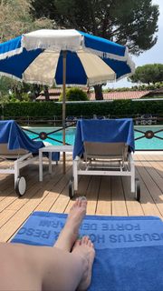 Elena Barolo feet photo thumbnail