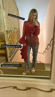 Elena Barolo feet photo thumbnail