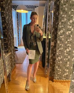 Elena Barolo feet photo thumbnail