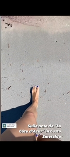 Elena Barolo feet photo thumbnail