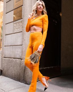 Elena Barolo feet photo thumbnail