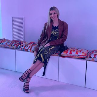 Elena Barolo feet photo thumbnail