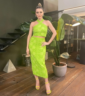 Elena Barolo feet photo thumbnail