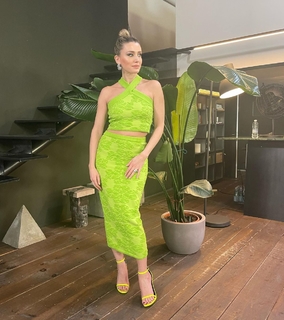 Elena Barolo feet photo thumbnail