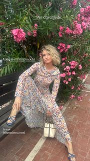 Elena Barolo feet photo thumbnail