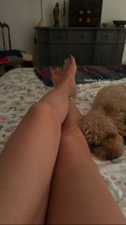 Elena Barolo feet photo thumbnail