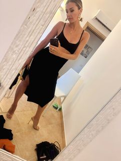 Elena Barolo feet photo thumbnail