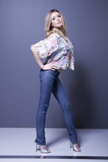 Elena Barolo feet photo thumbnail