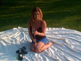 Elena Barolo feet photo thumbnail