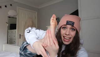 Elena Bateman feet photo 4