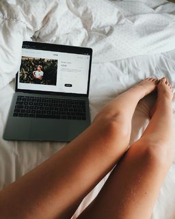 Elena Bateman feet photo 8