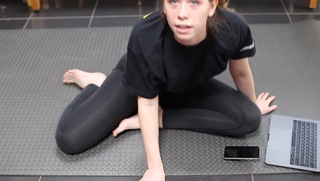 Elena Bateman feet photo 3