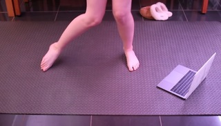 Elena Bateman feet photo 2