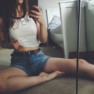 Elena Bateman feet photo 2