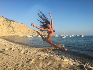 Elena D'Amario feet photo 3