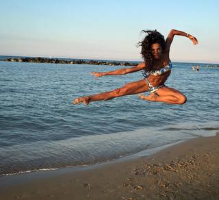 Elena D'Amario feet photo 20