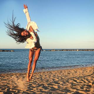 Elena D'Amario feet photo 13