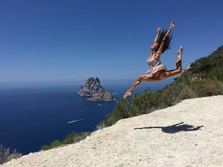 Elena D'Amario feet photo 11