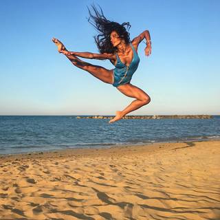 Elena D'Amario feet photo 16