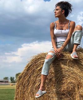 Elena D'Amario feet photo 6