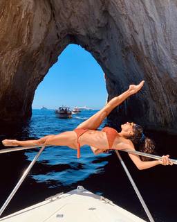 Elena D'Amario feet photo 3