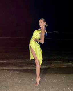 Elena D'Amario feet photo 16