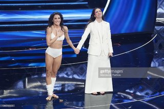 Elena D'Amario feet photo 13