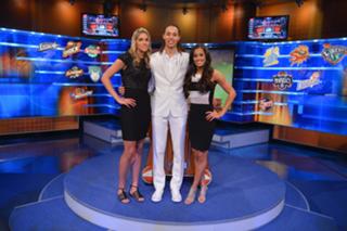 Elena Delle Donne feet photo 13