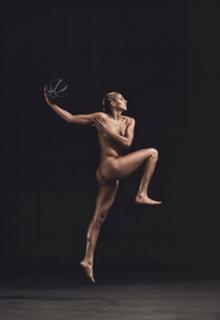 Elena Delle Donne feet photo 3