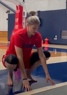 Elena Delle Donne feet photo 7